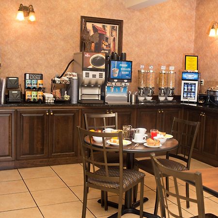 Best Western Plus Fredericton Hotel & Suites Eksteriør billede