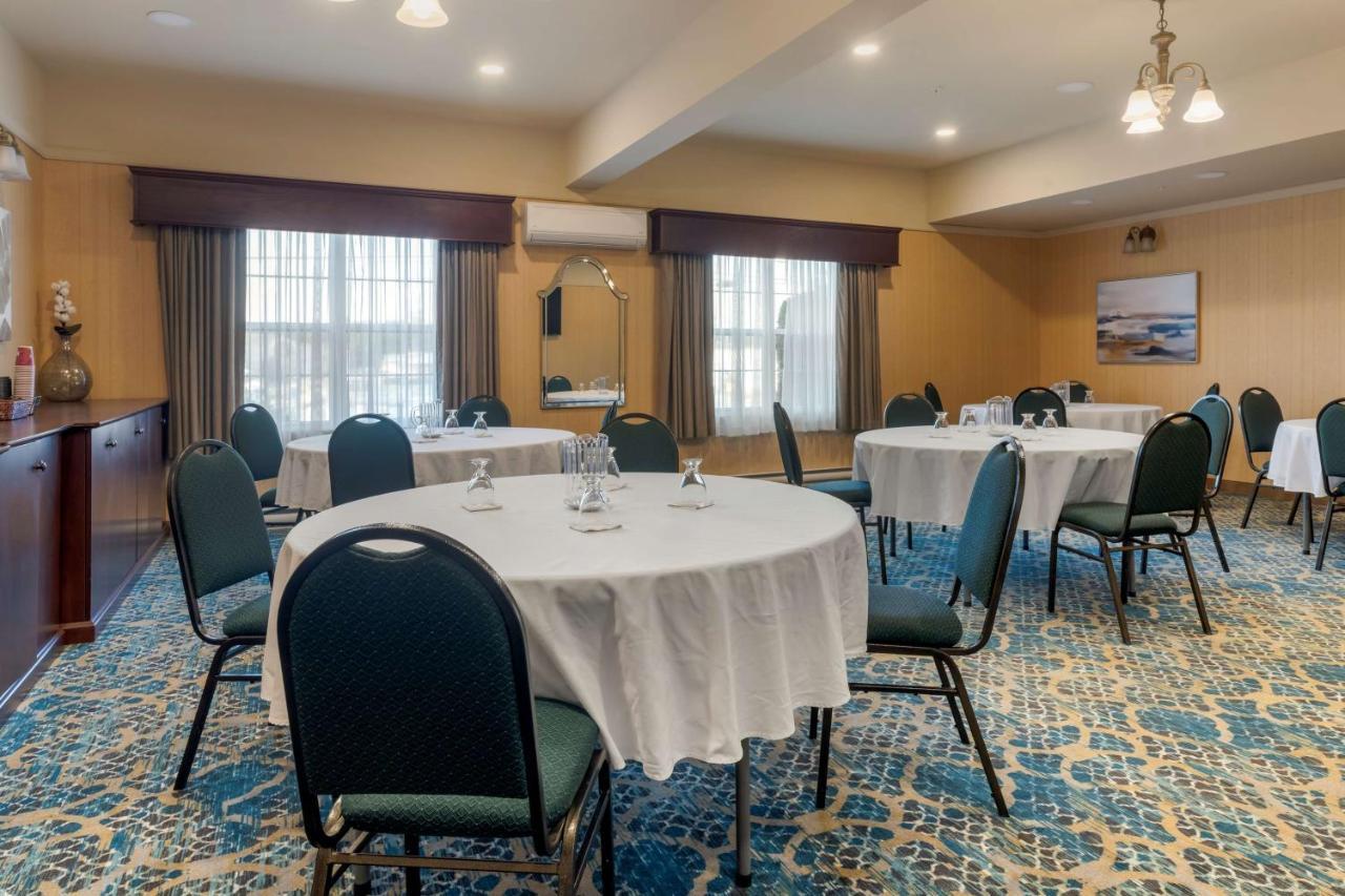 Best Western Plus Fredericton Hotel & Suites Eksteriør billede
