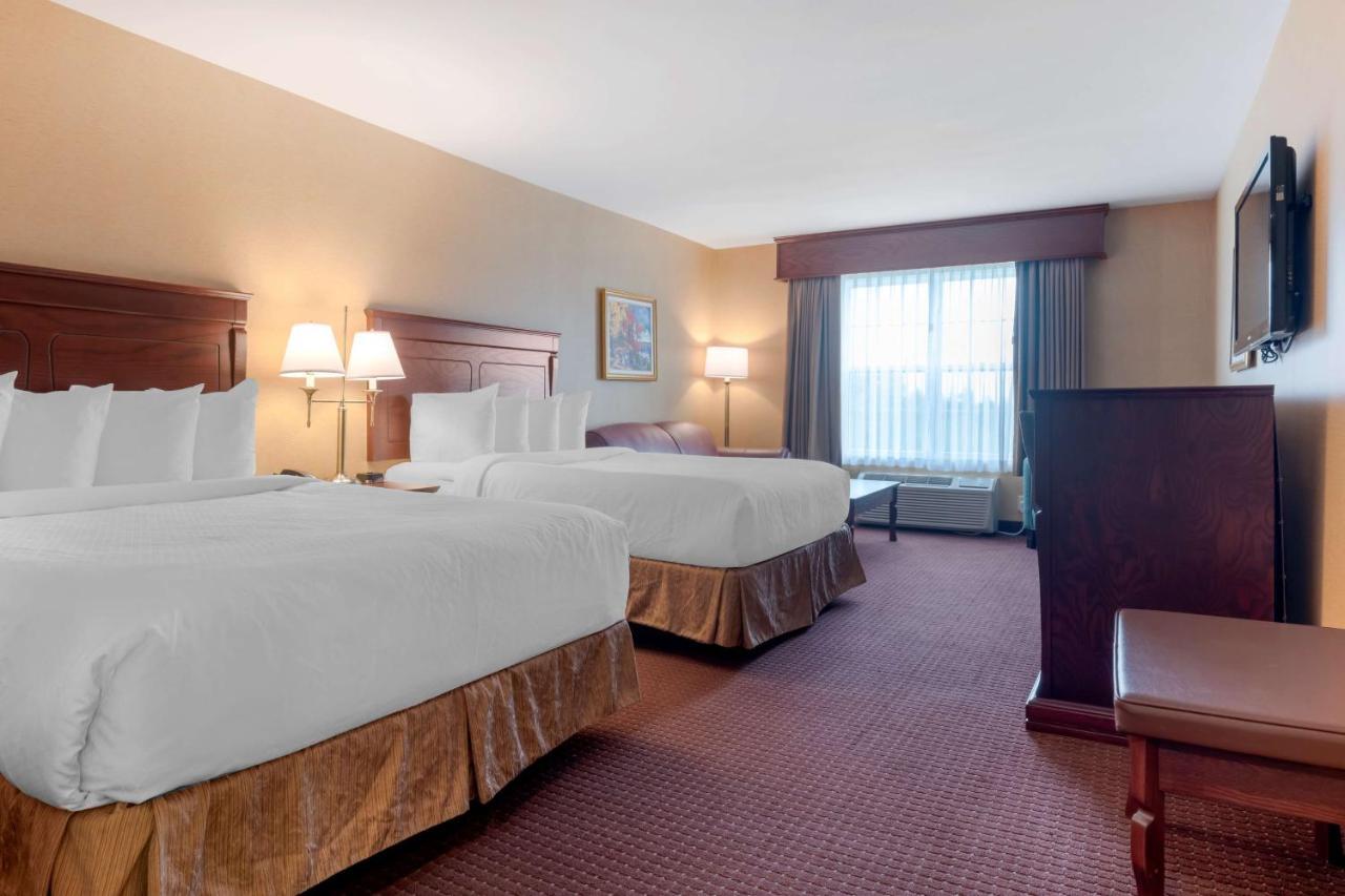 Best Western Plus Fredericton Hotel & Suites Eksteriør billede