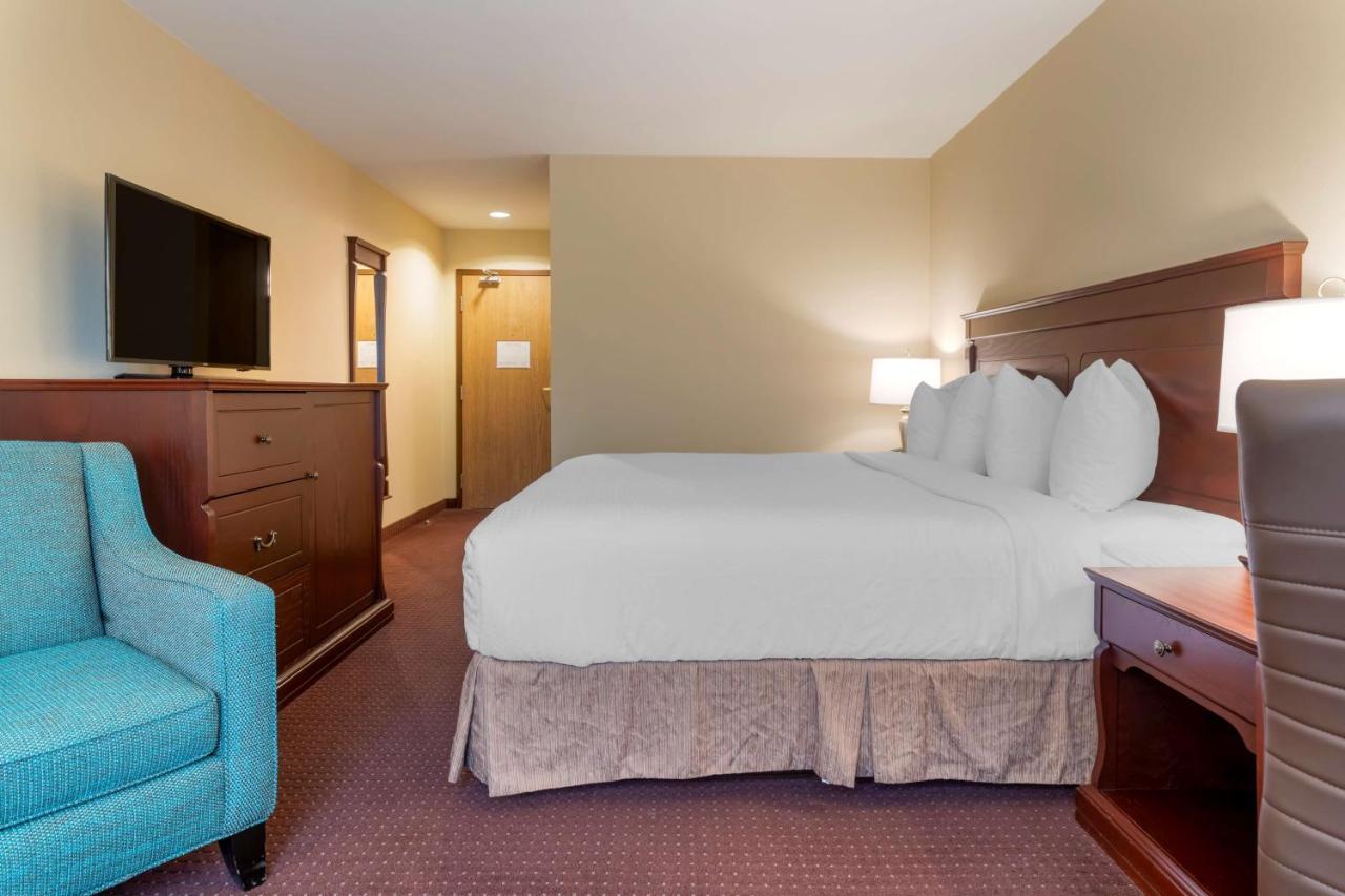 Best Western Plus Fredericton Hotel & Suites Eksteriør billede