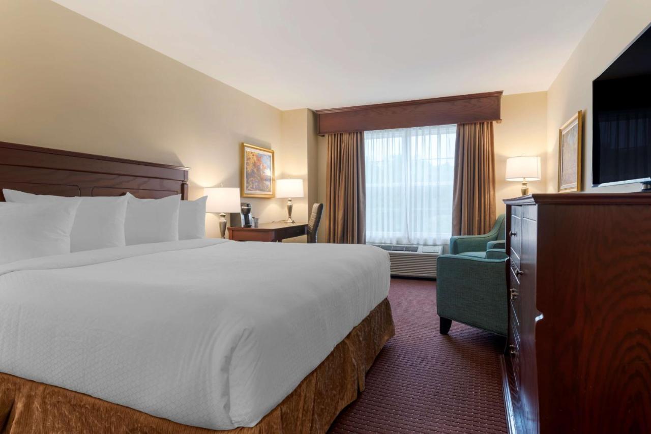 Best Western Plus Fredericton Hotel & Suites Eksteriør billede
